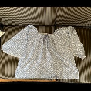 Boho chic top blue white print pattern M cotton casual festival lightweight